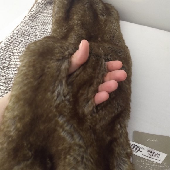 🎀SALE🎀 🆕Anthropologie🌷Faux Fur Scarf - Picture 8 of 15